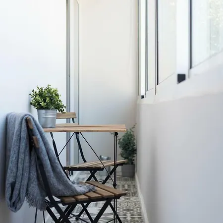 Bright & Sunny Beach House 公寓